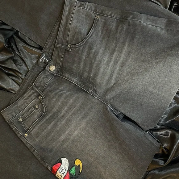 Ed Hardy Black Denim Jeans with Signature Design - Picture 2 of 2